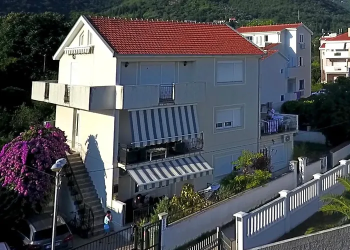 Apartments Pean